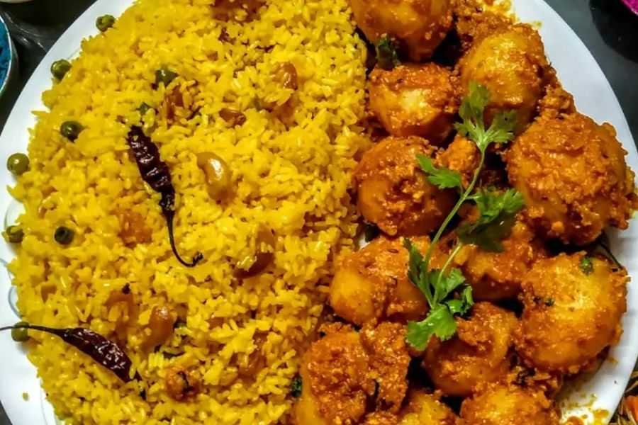 Pulao with Nawab’s Dum Aloo & Gulab Jamun (Veg)